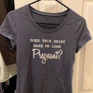 Cute pregnancy announcement shirt - Size Medium